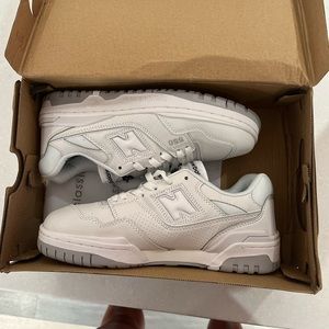 Size 8 New Balance 550’s